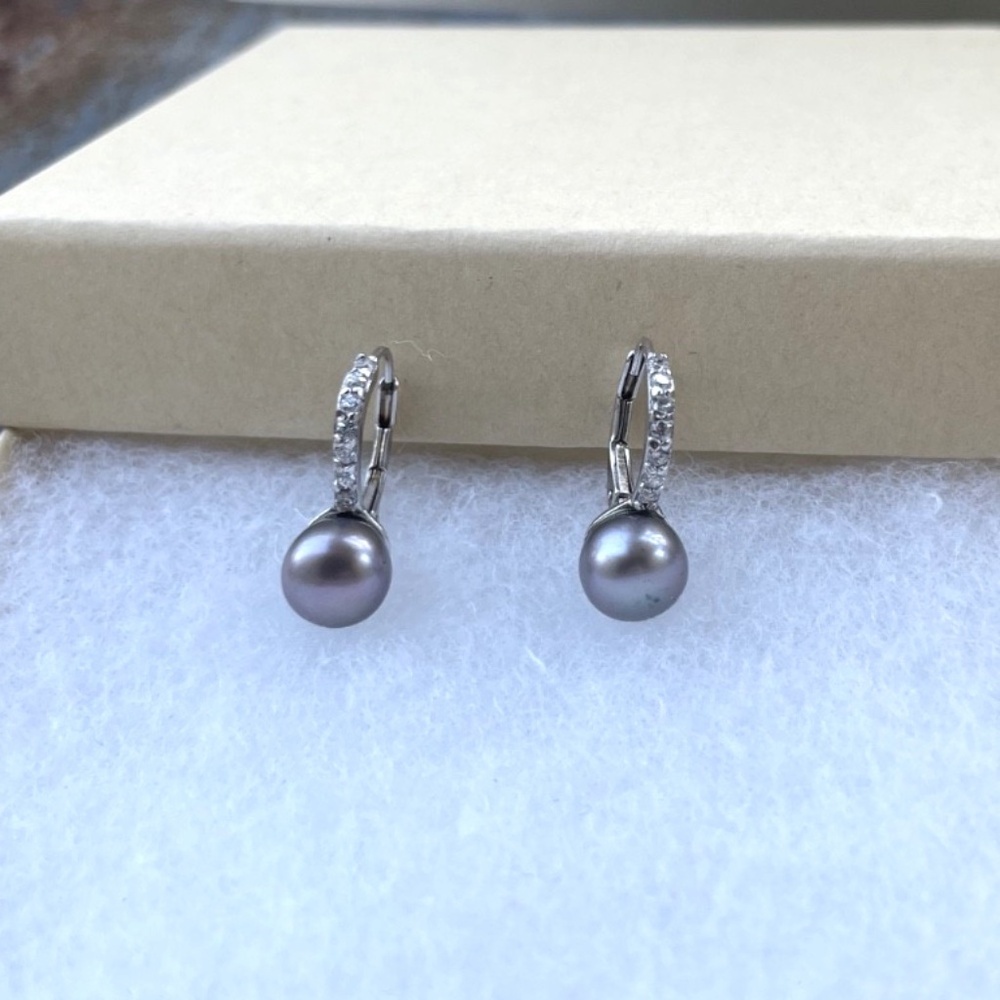 6mm Gray Pearl Leverback Earrings w/ cz - Picture 2 of 6
